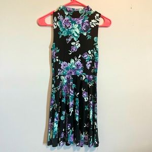 Floral Dress - Cut Out Back